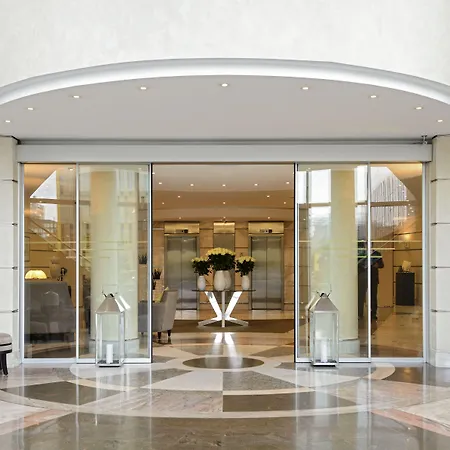 Отель Sofitel Europe 5*